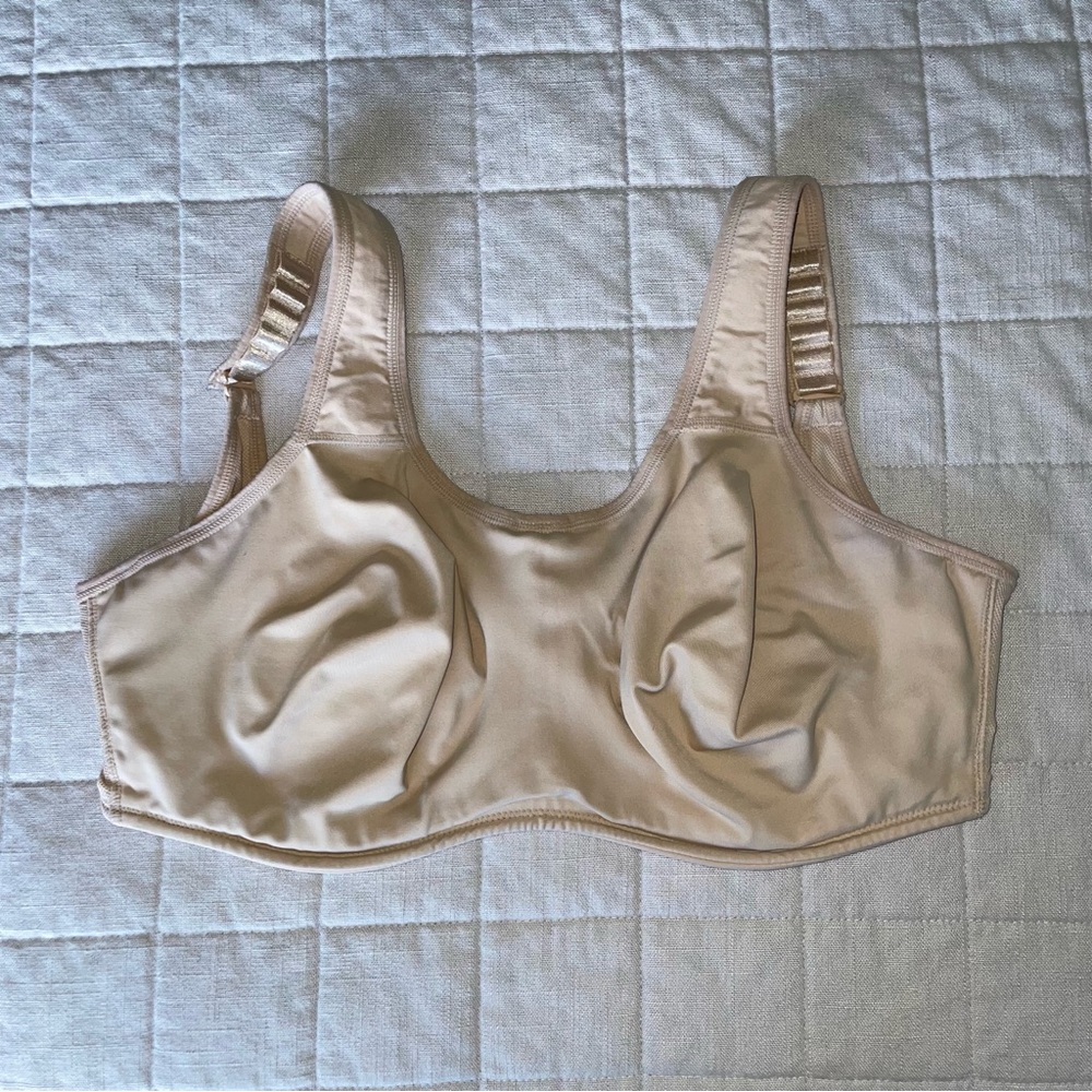 Wacoal Simone Sport Underwire Bra in Sand US 36G